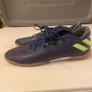 adidas Unisex-Child Nemeziz Messi Soccer Shoe size 5.5